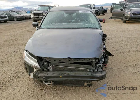 2015 Volkswagen Jetta Base z USA, uszkodzony, nr VIN 3VW2K7AJXFM421326